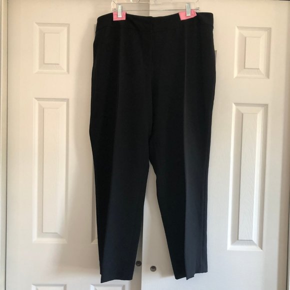 NWT - Le Suit Woman 2 pc Suit Black and White Jacket, Black Pants (Size 18W) - Picture 4 of 5